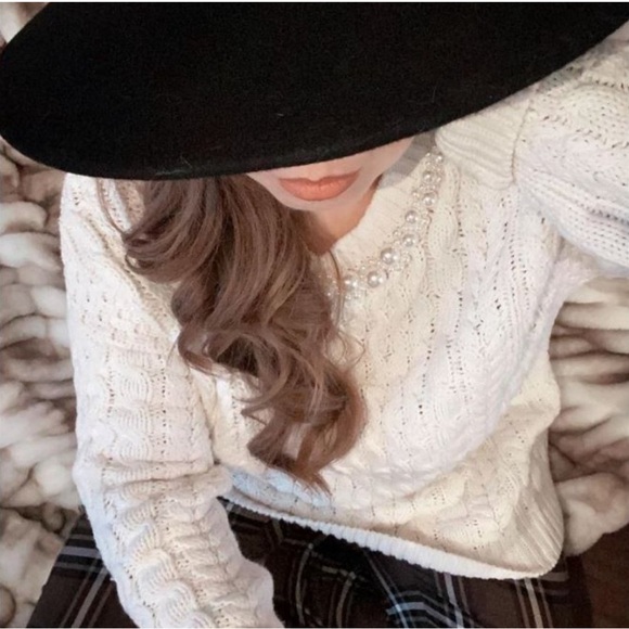 SIMONE ROCHA H&M COLLABORATION Unisex Cable Knit Pearl Sweater - Picture 4 of 6